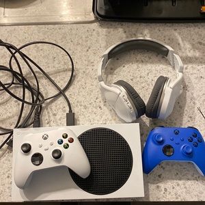 Xbox series s digital with extra controller and a wireless Bluetooth headset
